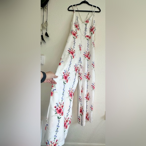 Forever 21 Women's Floral Print Wide-Leg
Jumpsuit in White , MEDIUM - Picture 14 of 17